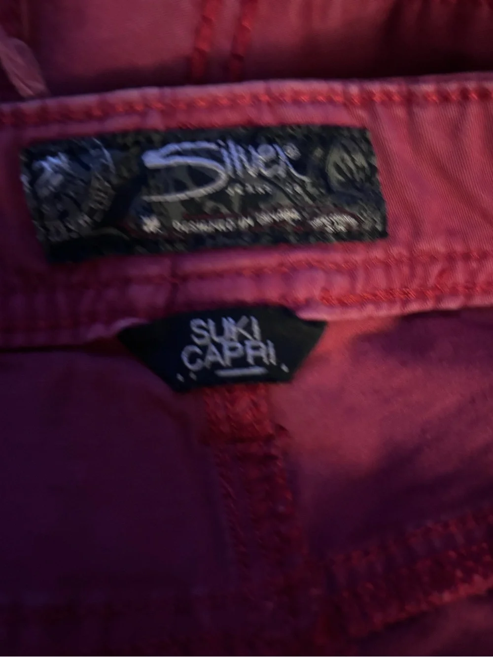 Silver Jeans Maroon Suki Capri